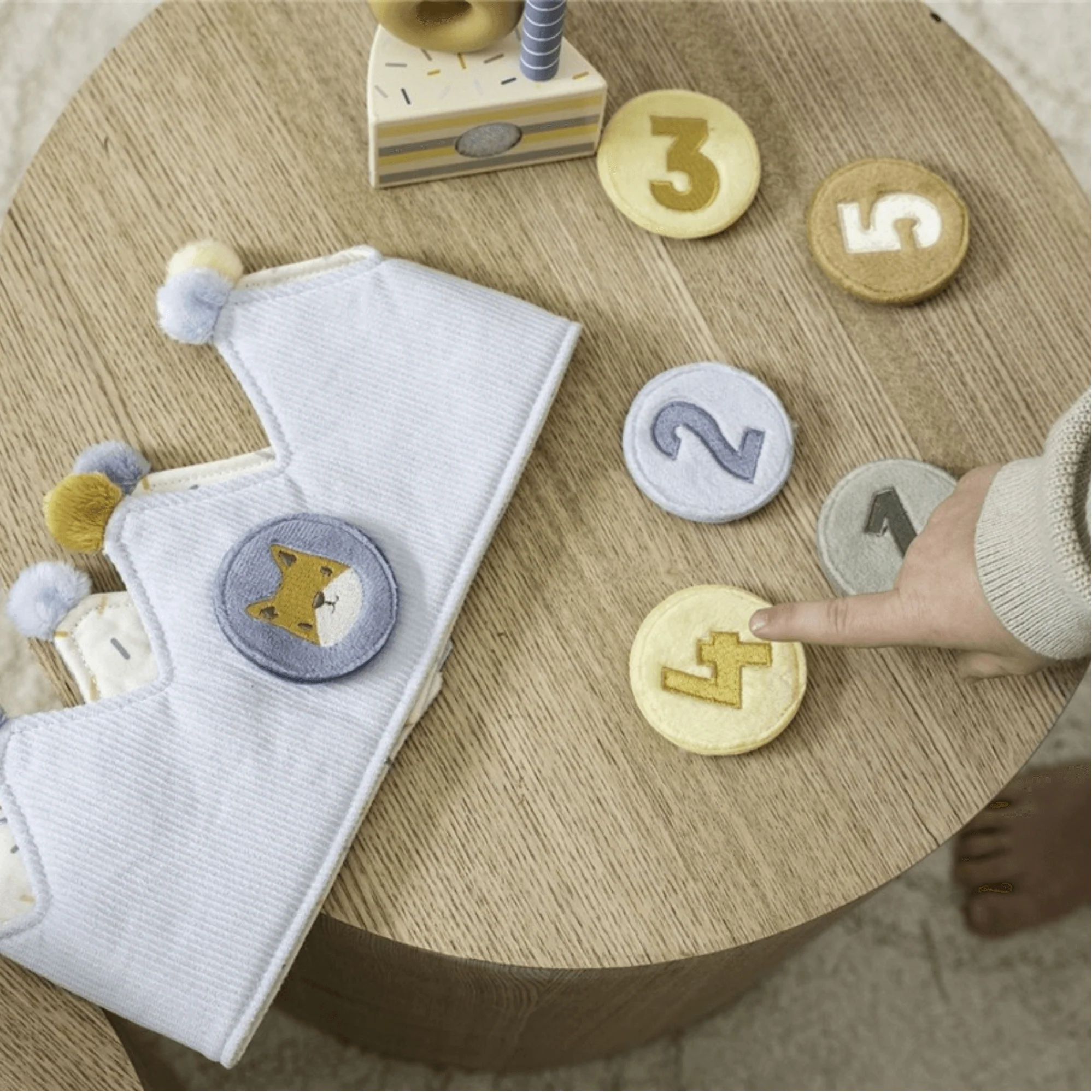 CORONA DE CUMPLEAÑOS AZUL - Imagen 6