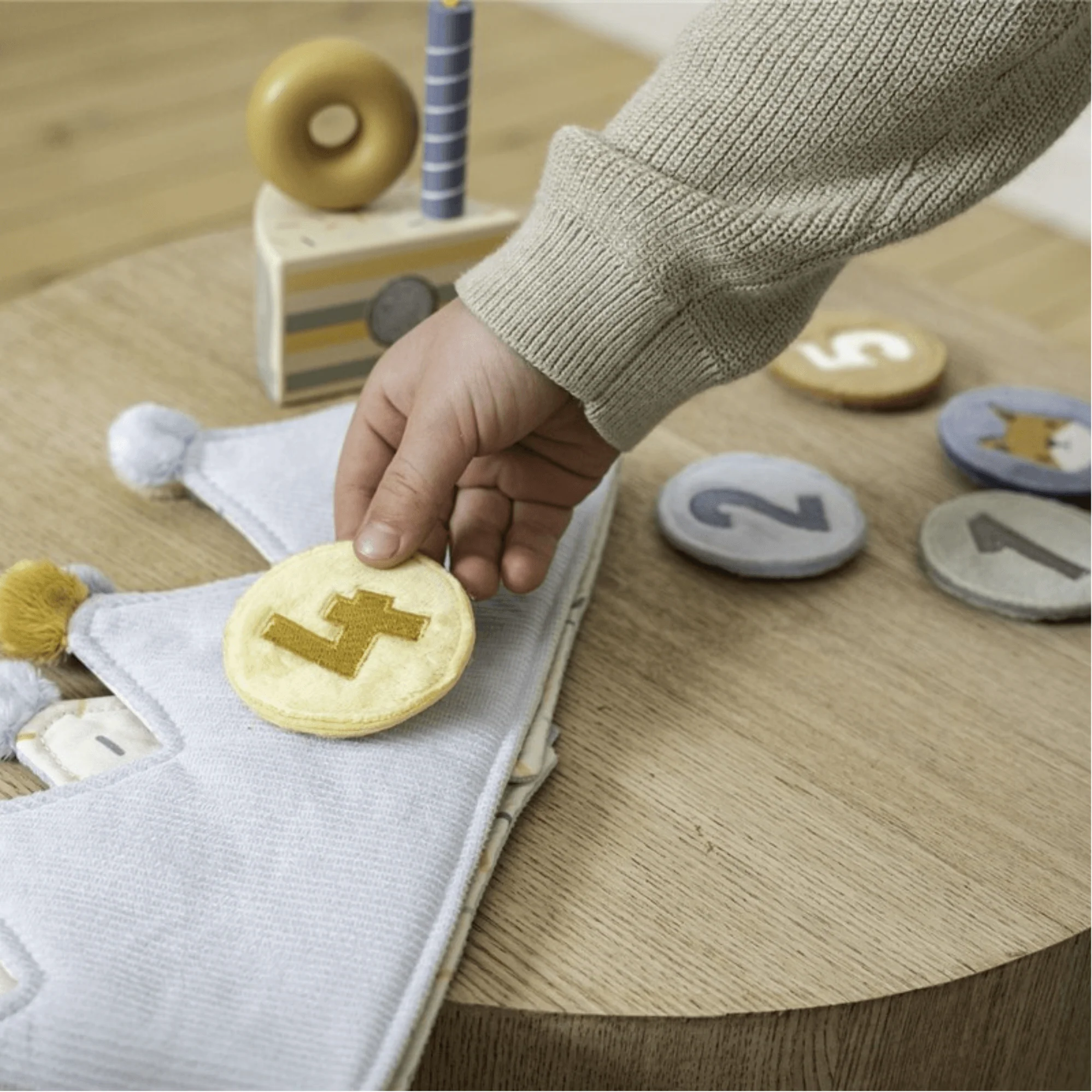 CORONA DE CUMPLEAÑOS AZUL - Imagen 8