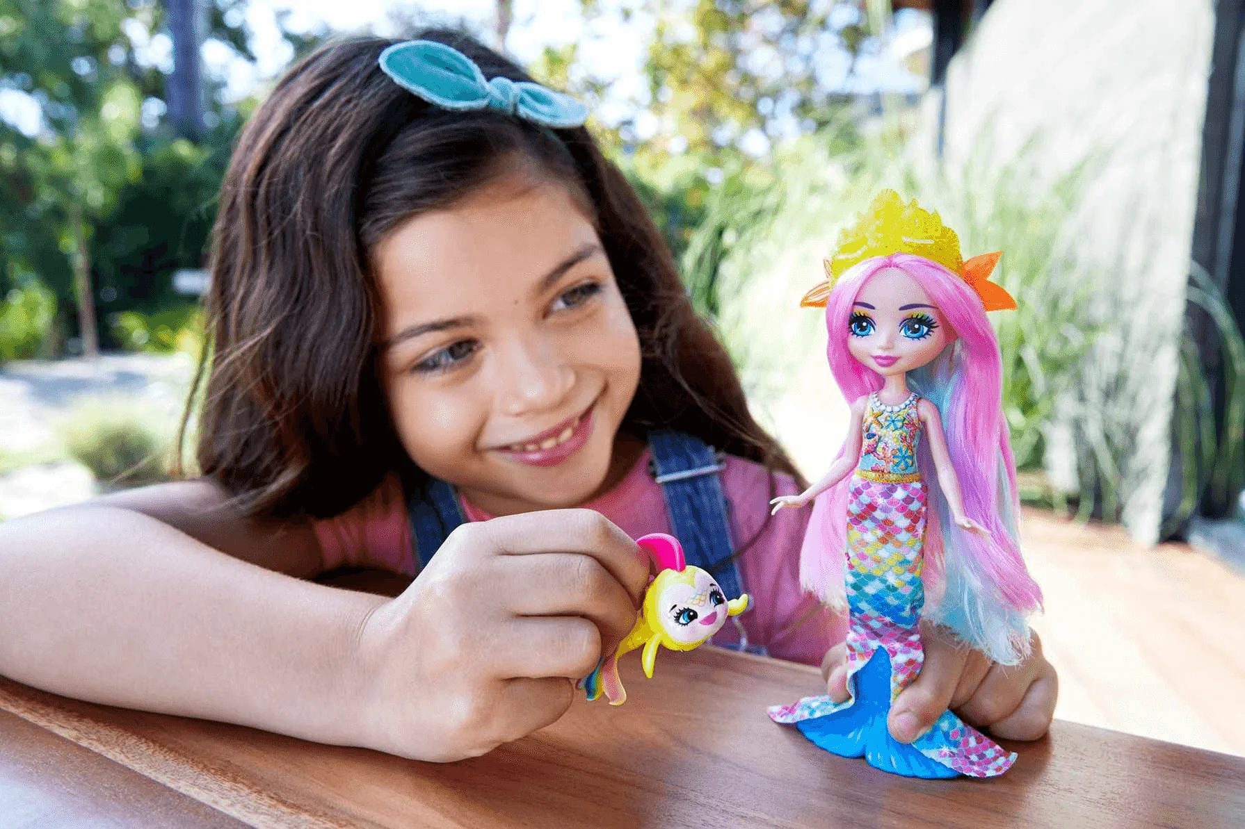 Royal Enchantimals Ocean Kingdom Muñeca Rainey Rainbow Fish con Mascota 4 años - Imagen 3